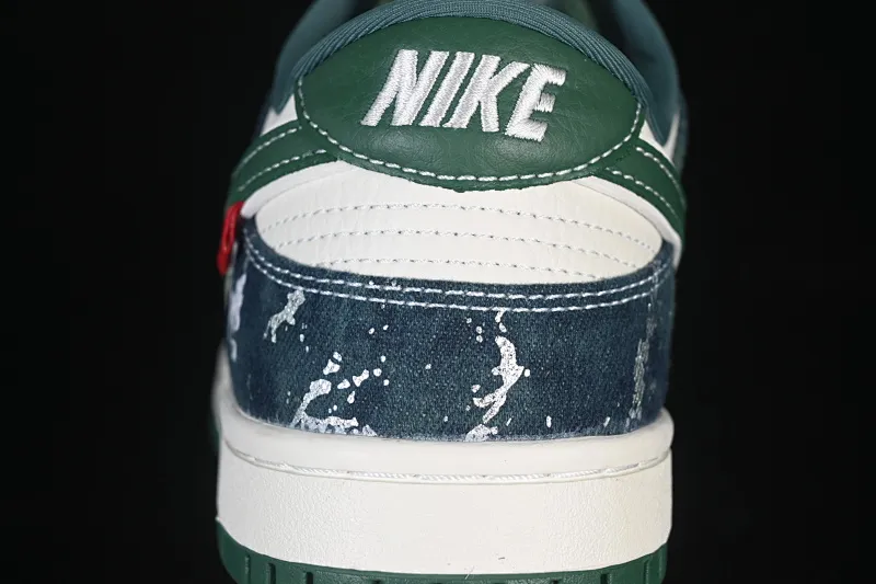 All categories Nk SB Dunk Series Nk SB Dunk Low High-end customized low-top sneakers Nike SB Dunk Low BAPE joint white army green Anniversary high-end customized low-top casual sneakers SC0601-465
